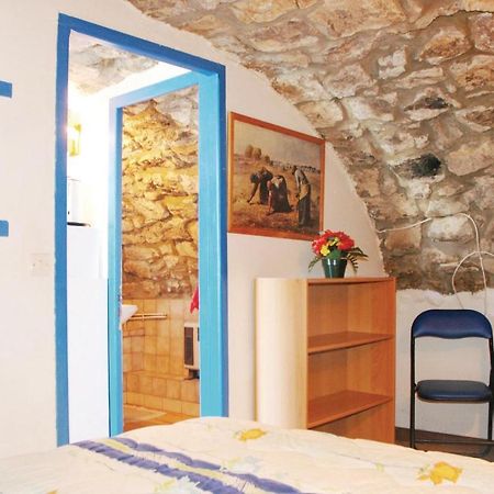 1 Bedroom Nice Apartment In La Beaume Labeaume Exterior foto