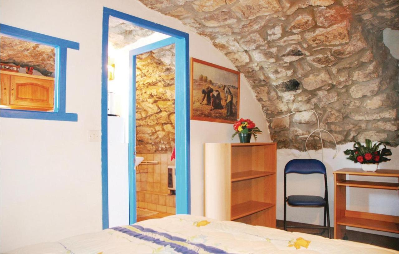1 Bedroom Nice Apartment In La Beaume Labeaume Exterior foto